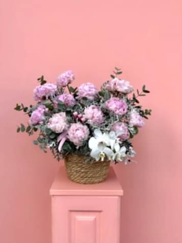 Sepette Pembe Şakayıklar