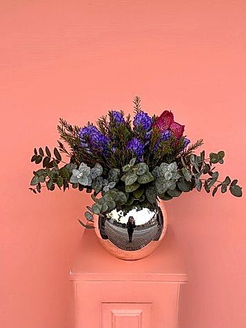 Gümüş Fanusta Sümbüller