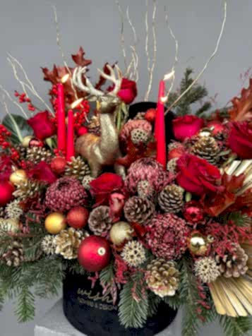 Black Love Grand Deluxe Geyikli & Mumlu Yılbaşı Aranjmanı