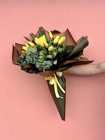 Adriana Sarı Laleler