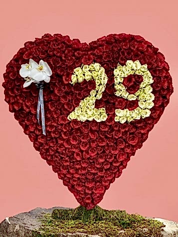 Kırmızı Güller İle Kişiye Özel Büyük Kalp Aranjman