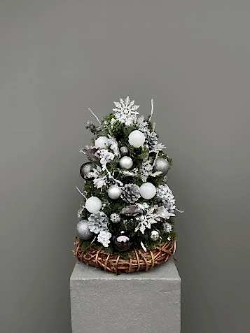 White & Silver Yılbaşı Ağacı