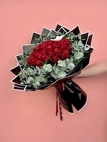 Aisha Kırmızı Gül Buketi