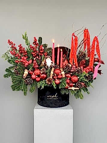 Santa’s Wish Siyah Kadife Kutuda Grand Deluxe Özel Tasarım Yılbaşı Aranjmanı