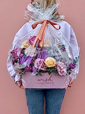 Pembe Kadife Kutuda Makaronlu Çiçek Bahçesi