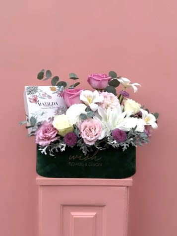 Yeşil Kadife Kutuda Makaronlu Çiçek Bahçesi