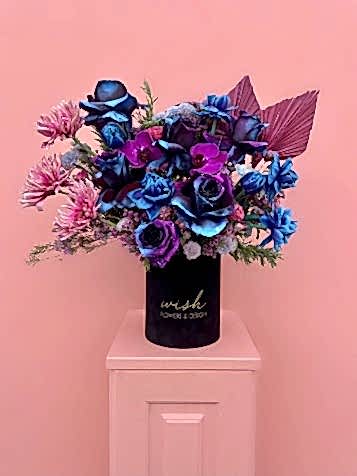 Siyah Kadife Kutuda Galaxy In Bloom Aranjman