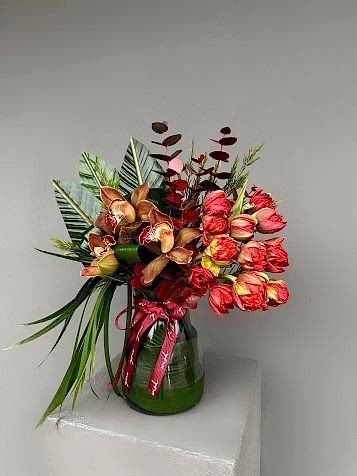 Vazoda Kırmızı Laleler