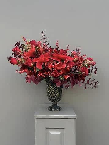 Red Charm Lüks Yılbaşı Aranjmanı