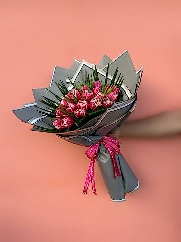 Florie Pembe Lale Buketi