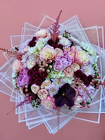 Hearts in Bloom Karışık Lüks Buket