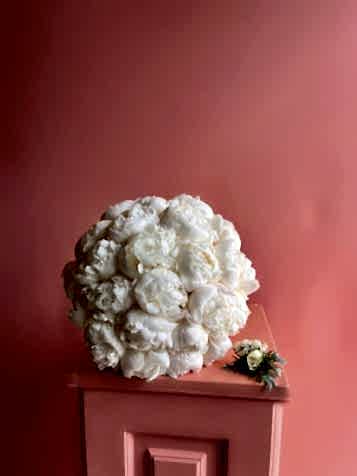 25 Adet Beyaz Şakayık Gelin Buketi & Damat Yaka Çiçeği