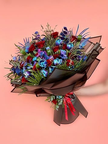 Kırmızı Güller & Vip Blue Sky Laleler