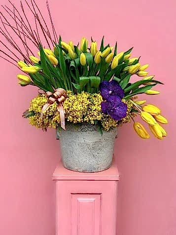 Lüks Sarı Lale Bahçesi Aranjmanı
