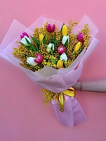 Mimoza Ve Laleler Karışık Kadınlar Günü Buketi