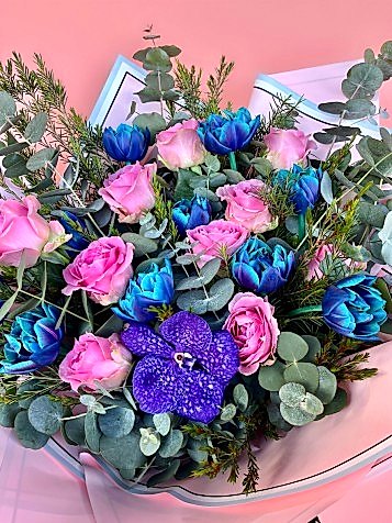 Pembe Güller & Vip Blue Sky Laleler