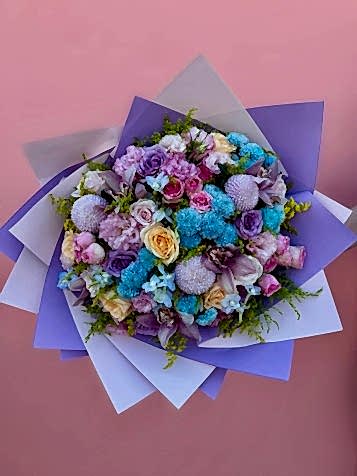 Rainbow Romance Karışık Lüks Buket