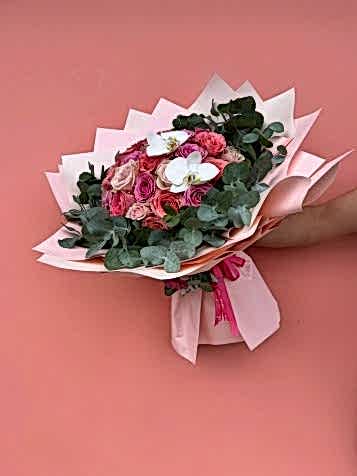 Rosanna Karışık Pembe Güller Buketi