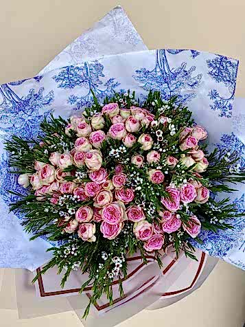Valeria Özel Pembe Çardak Gül Buketi